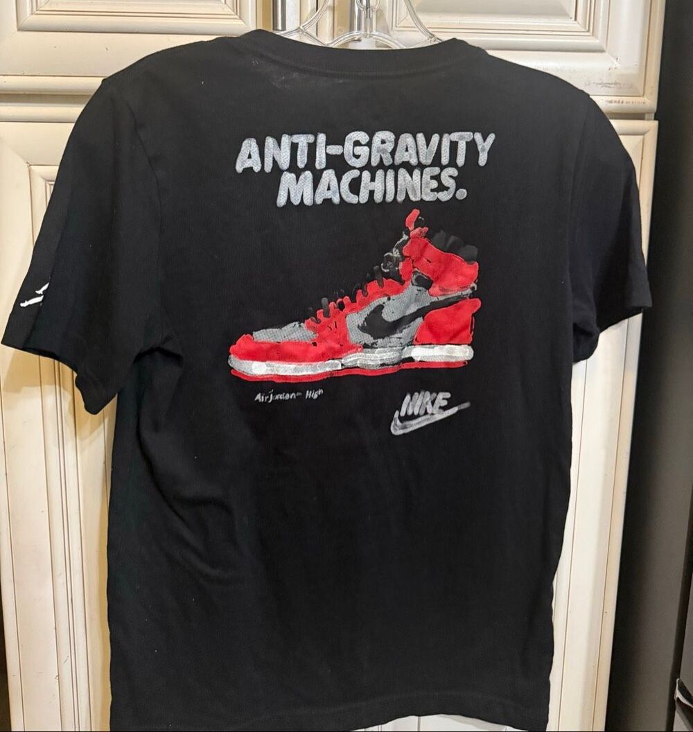 Jordan Youth Short Sleeve Anti-Gravity Machines Graphic T-Shirt Black Red Large